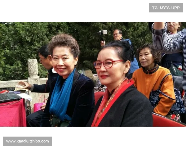 达州金钱板展演:体育精神巴蜀新韵